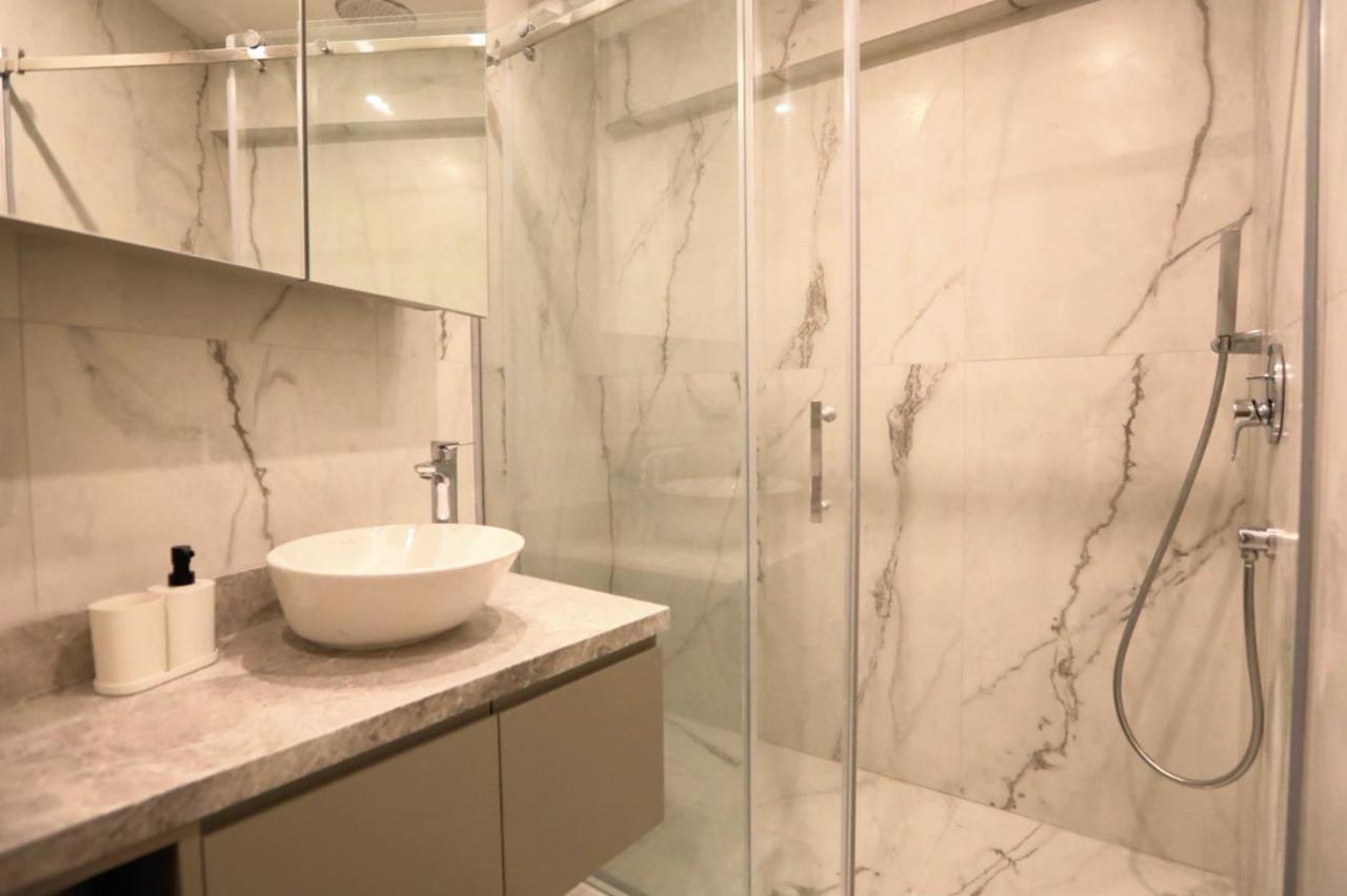 Excellent Flat W 360 Bosphorus View In Cihangir Istanboel Buitenkant foto