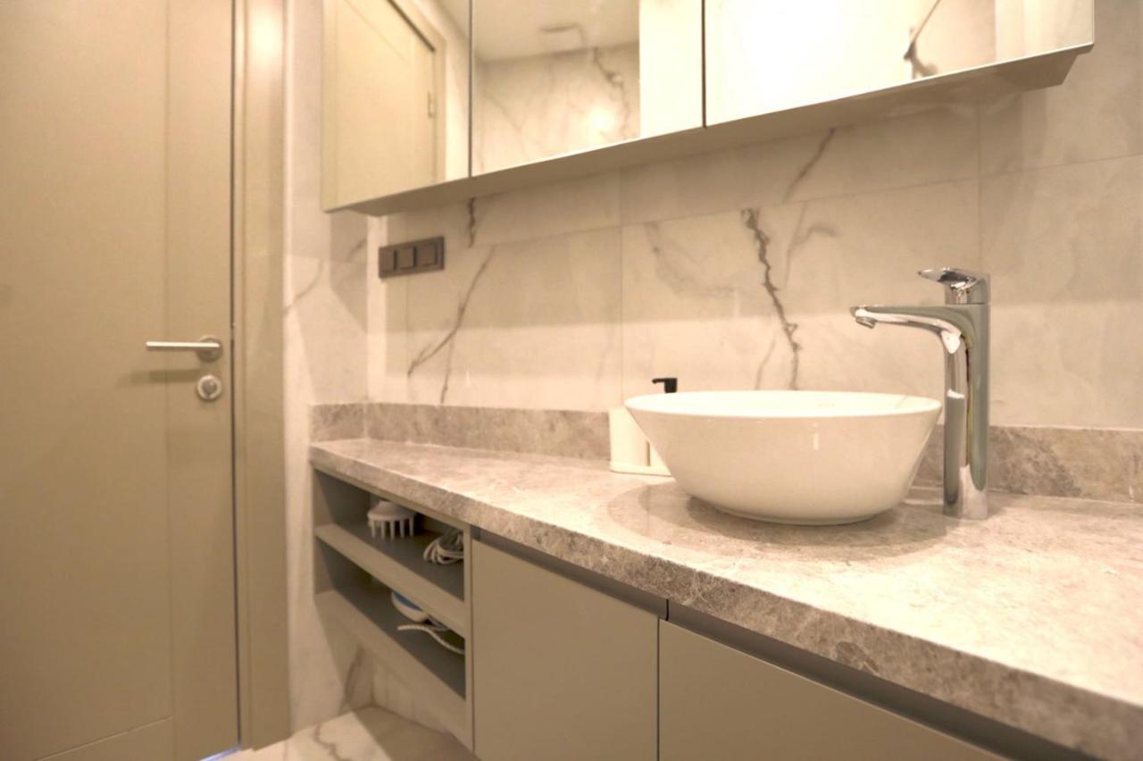 Excellent Flat W 360 Bosphorus View In Cihangir Istanboel Buitenkant foto